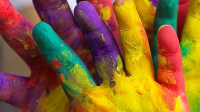 MPTF_Web_Media_PaintedHands_27K_REV Goldie’s Heart of Hollywood