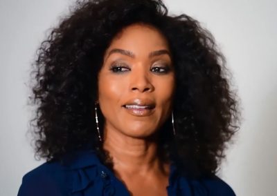 Angela_bassett Angela Bassett & Toni Vaz